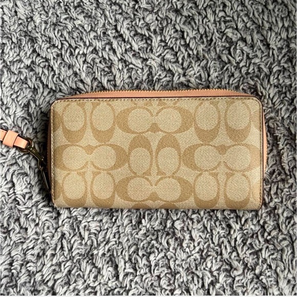 Coach Long Zip Around Wallet - Picture 4 of 6